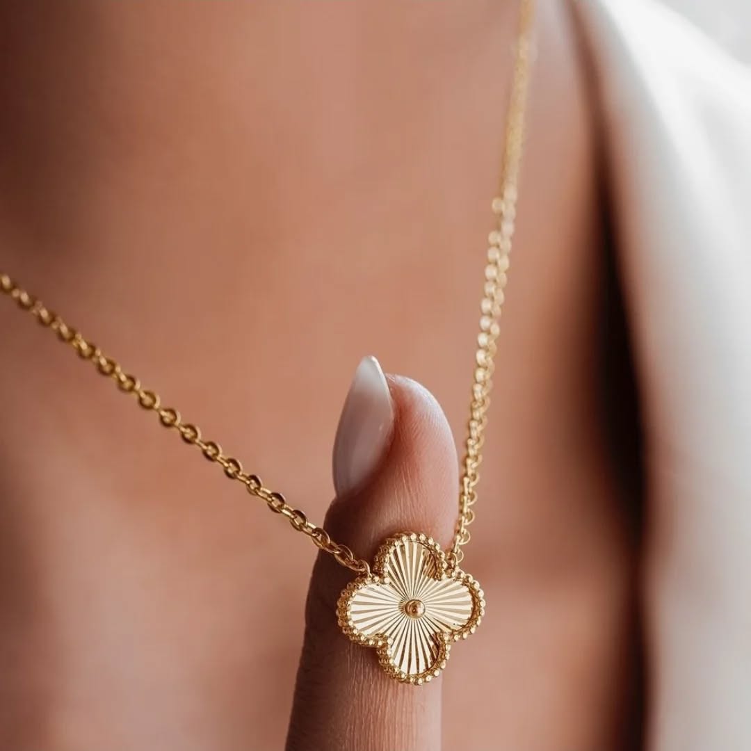 Clover Necklace | Gold